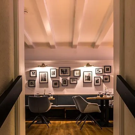 Kreuzblume & Restaurant 호텔 3*